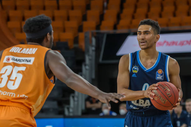 多年中存在 多年中存在