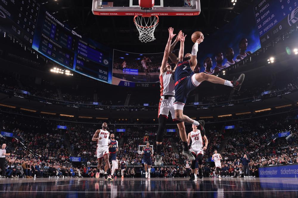 阿尔瓦雷斯 阿尔瓦雷斯